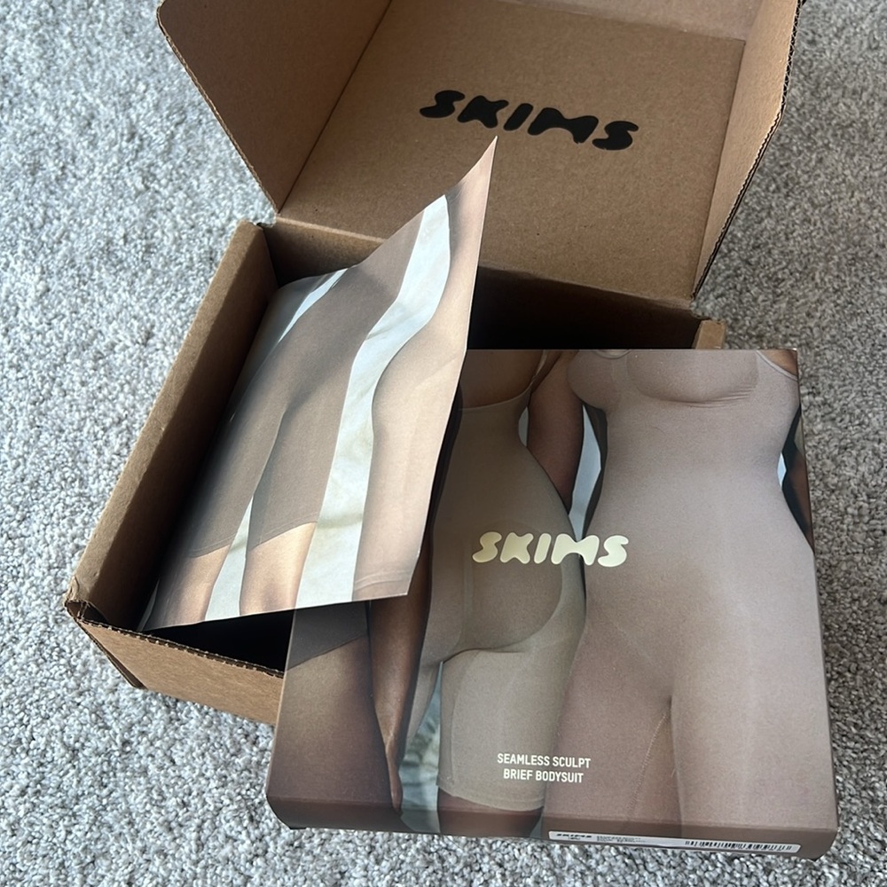 SKIMS Seamless Sculpt Brief Bodysuit - Bronze - Picture 4 of 8